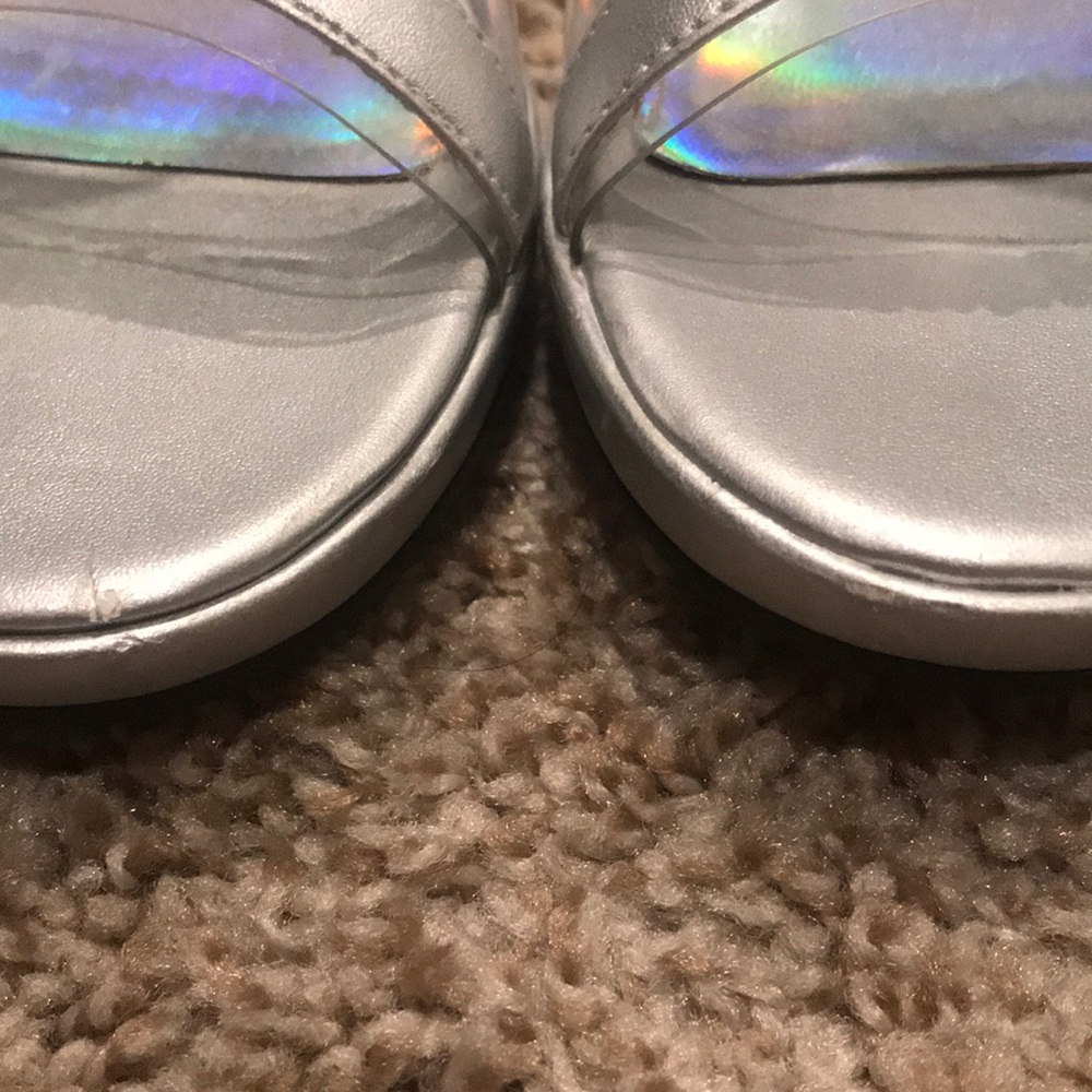 Silver heels - Picture 5 of 5